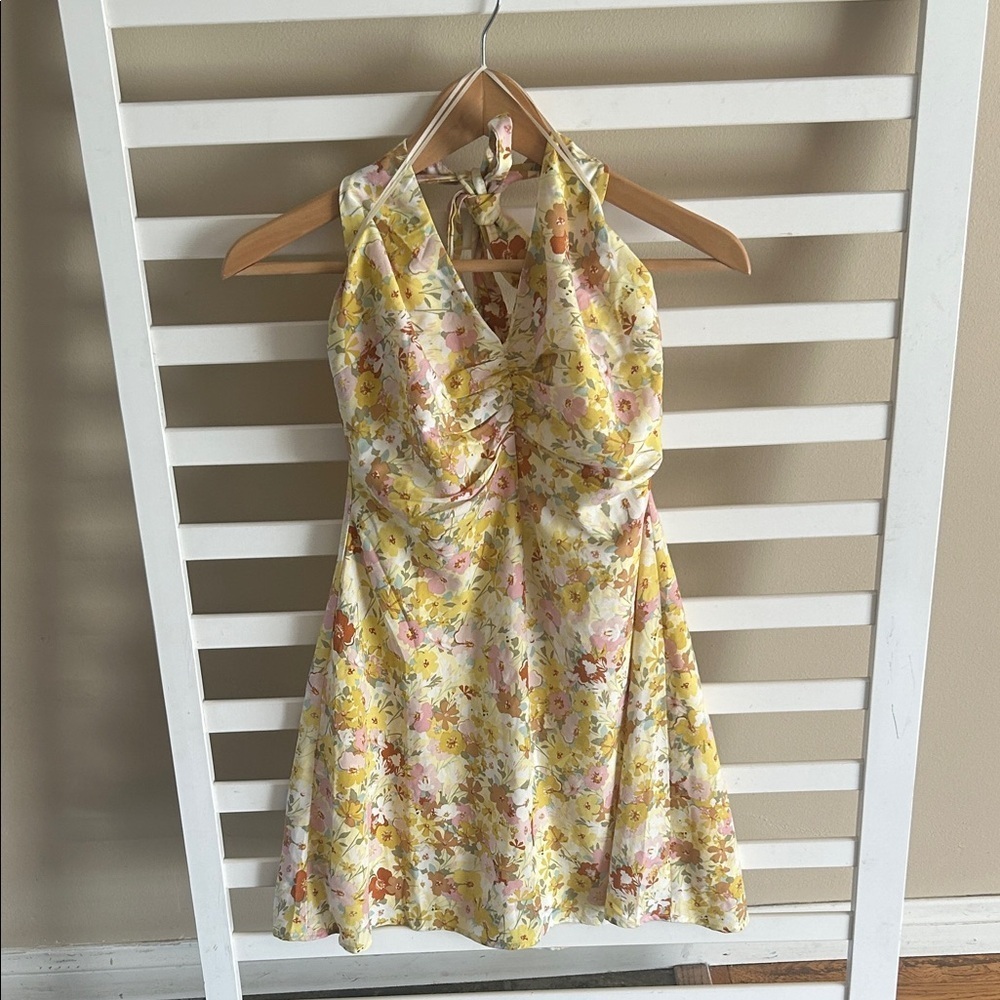 Astr The Label Halter Cinched Floral Mini Dress Yellow Floral size Medium